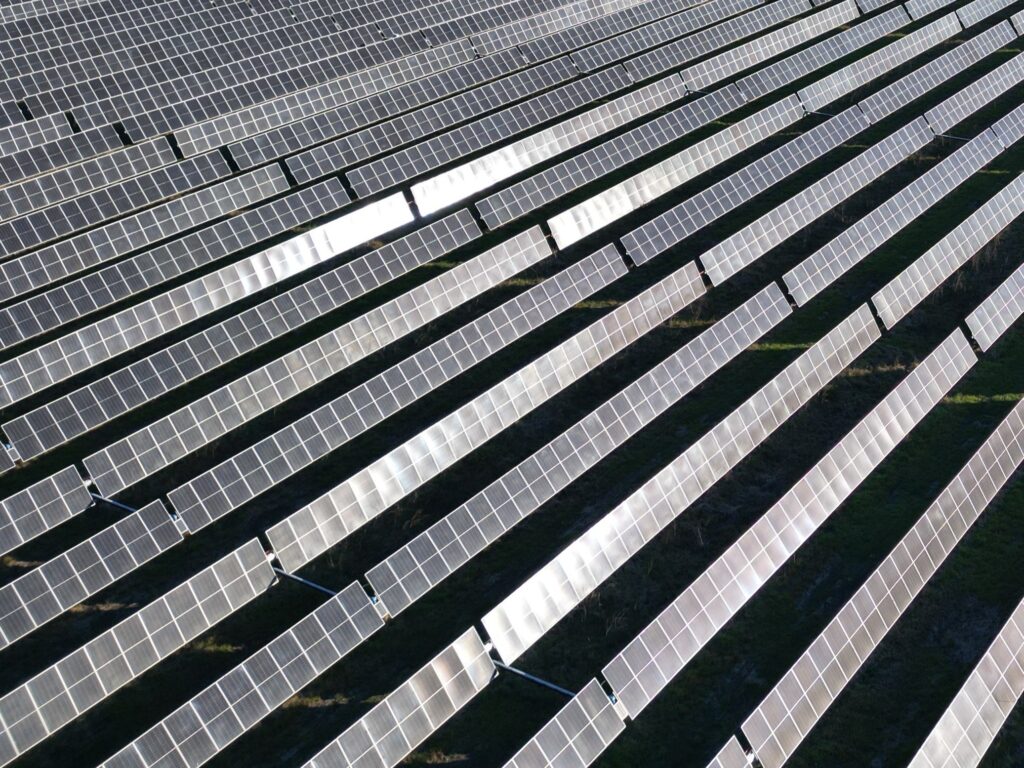 PLT Energia e X-ELIO siglano un accordo per la vendita di un progetto fotovoltaico da 50 MW in Italia